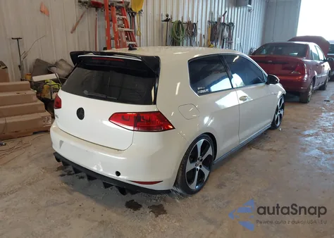 2015 Volkswagen Golf Gti 2.0T S 2-Door z USA, uszkodzony, nr VIN 3VWTT7AU3FM044351